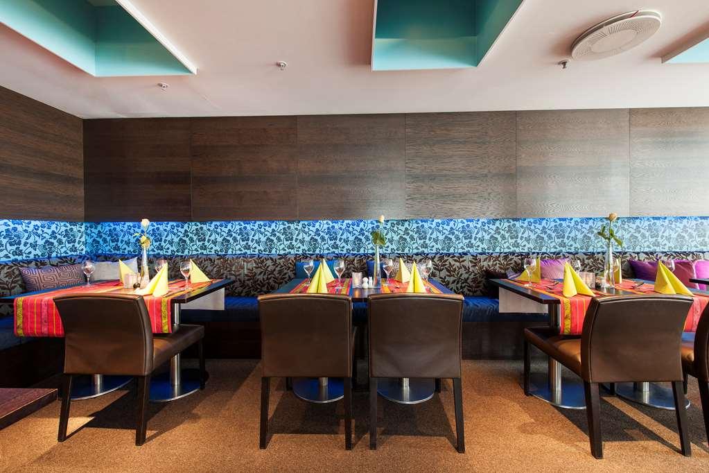Four Monkeys Hotel Alesund Restoran gambar